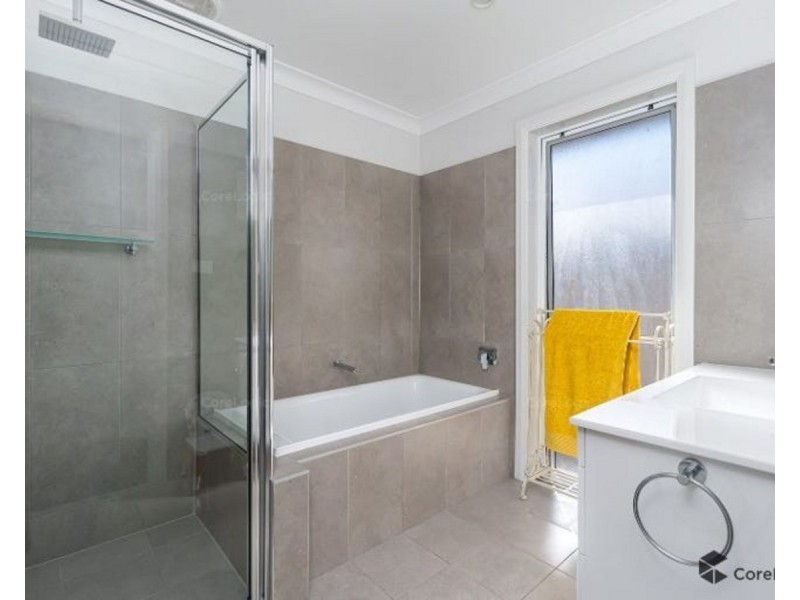 26 Barton Avenue, Lloyd NSW 2650