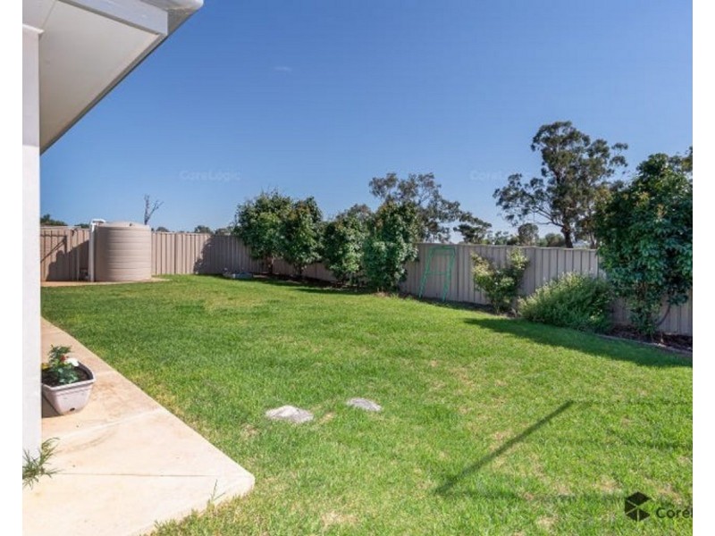 26 Barton Avenue, Lloyd NSW 2650