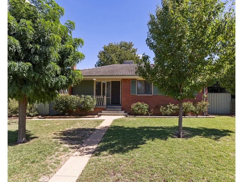 22 Barinya Street, Kooringal NSW 2650