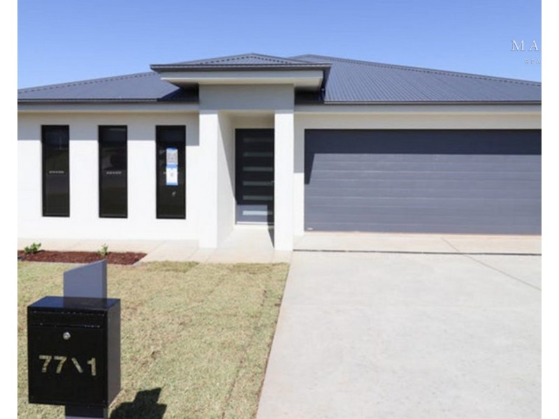 1/77 Coppabella Drive, Gobbagombalin NSW 2650