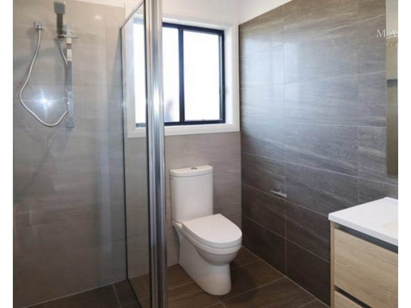 1/77 Coppabella Drive, Gobbagombalin NSW 2650