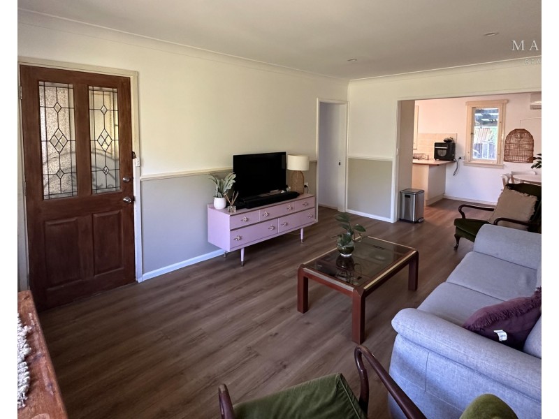 25 McKell Avenue, Mount Austin NSW 2650