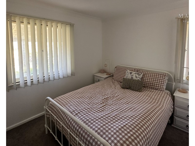 25 McKell Avenue, Mount Austin NSW 2650