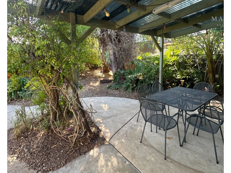 25 McKell Avenue, Mount Austin NSW 2650