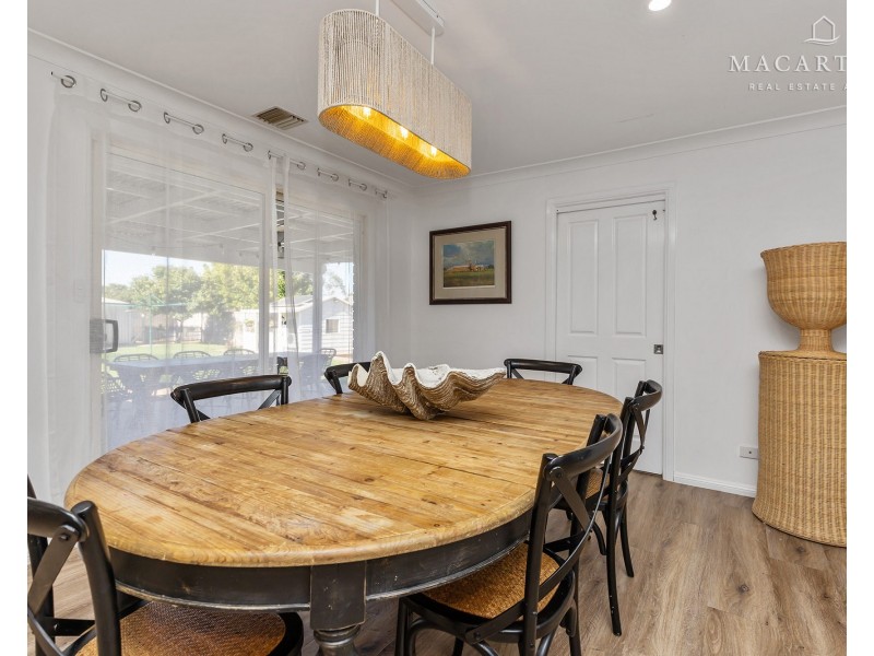 8 Schooner Place, Estella NSW 2650