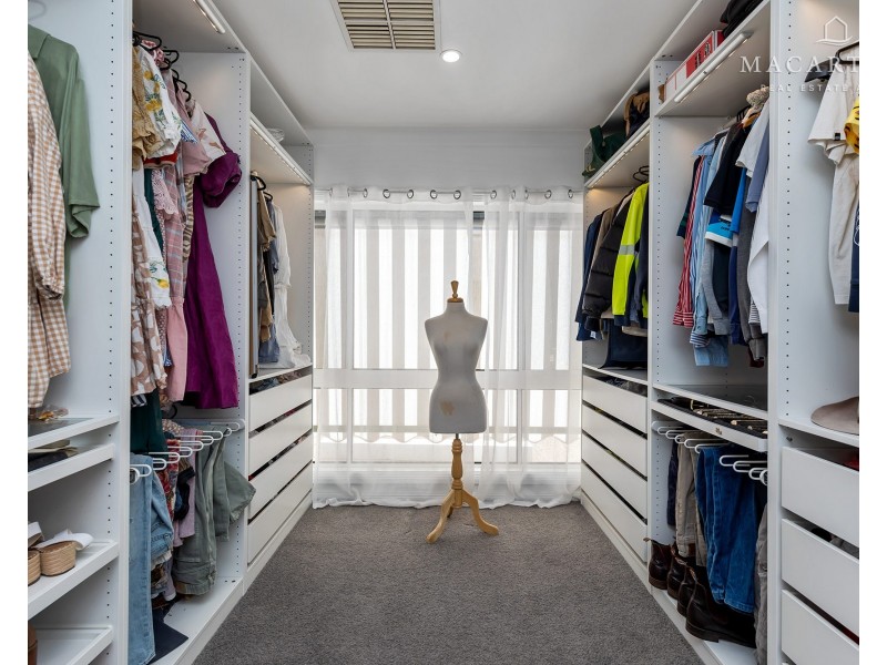 8 Schooner Place, Estella NSW 2650