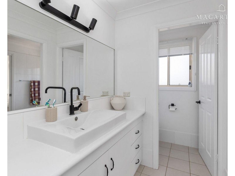 8 Schooner Place, Estella NSW 2650