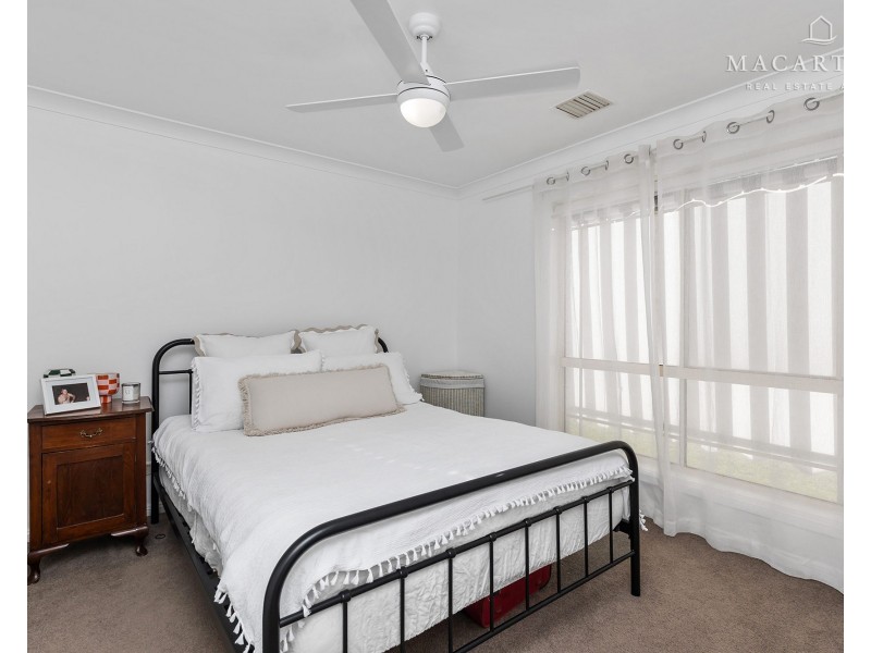 8 Schooner Place, Estella NSW 2650