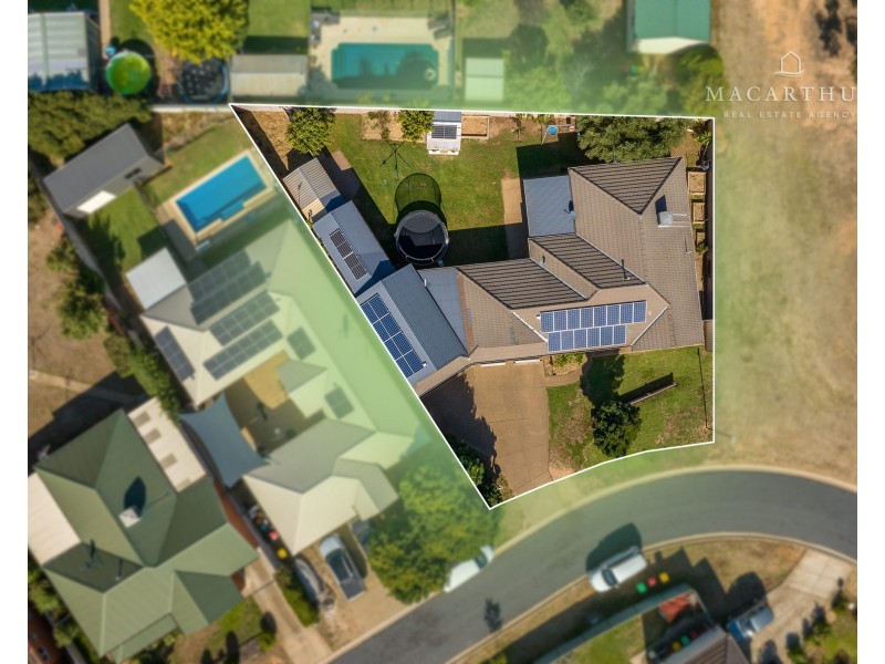 8 Schooner Place, Estella NSW 2650