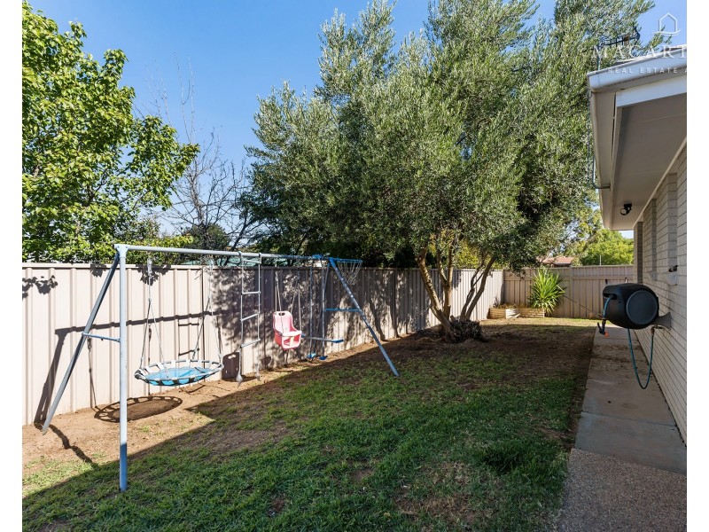 8 Schooner Place, Estella NSW 2650