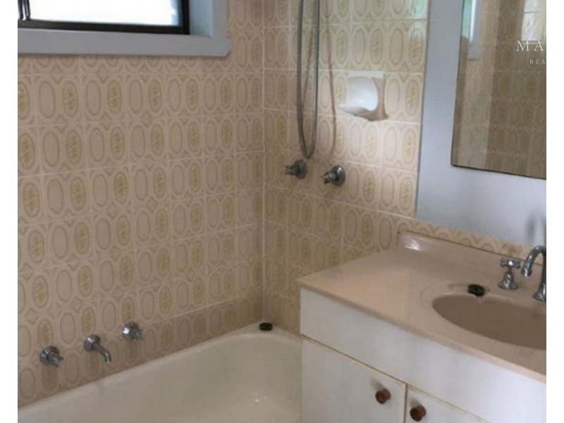 81 Mckell Avenue, Mount Austin NSW 2650