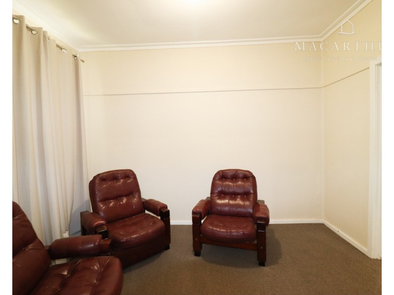 25 Phillip Street, Mount Austin NSW 2650