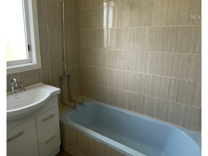 25 Phillip Street, Mount Austin NSW 2650