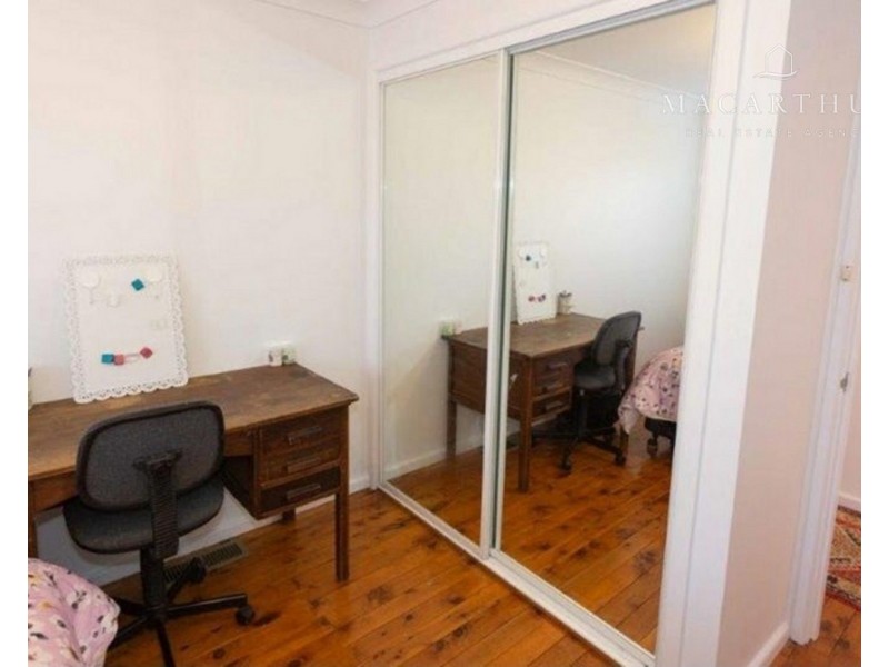 18 Malumba Crescent, Kooringal NSW 2650