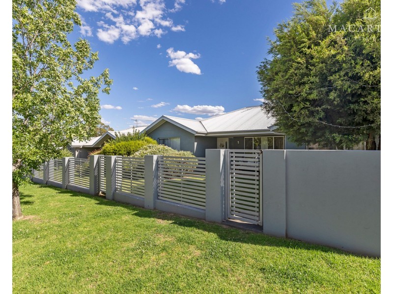 1/3 Bogong Crescent, Tatton NSW 2650