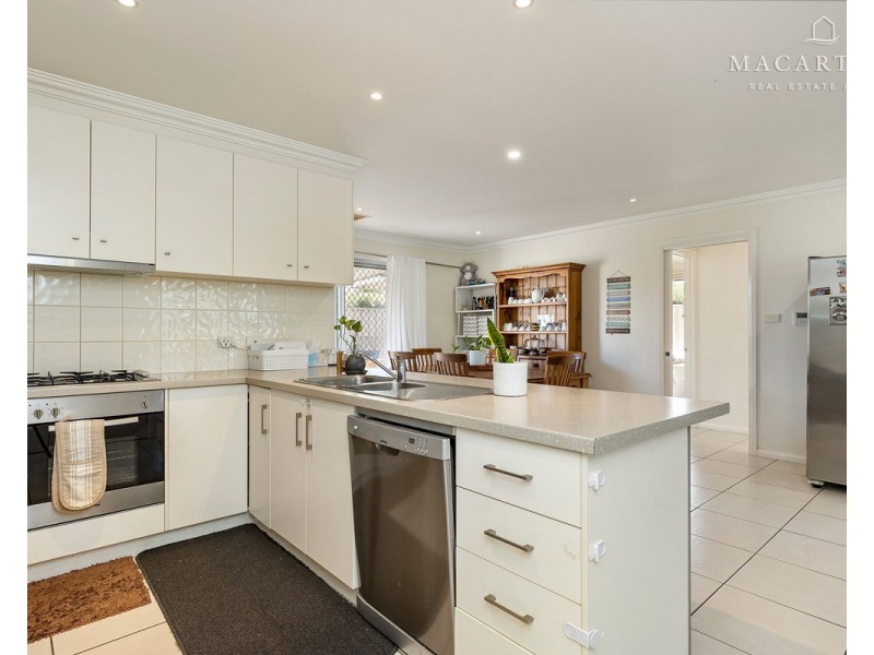 1/3 Bogong Crescent, Tatton NSW 2650