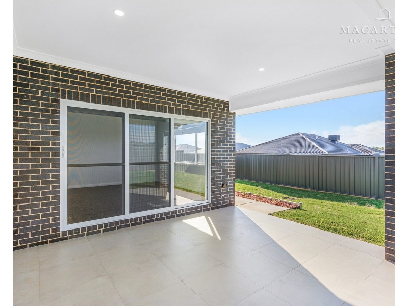 24 Flintwood Street, Forest Hill NSW 2651