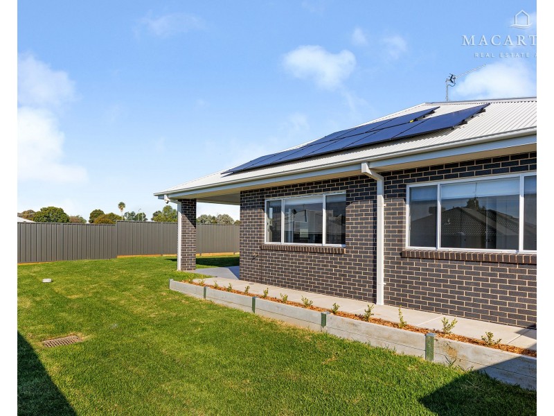 24 Flintwood Street, Forest Hill NSW 2651