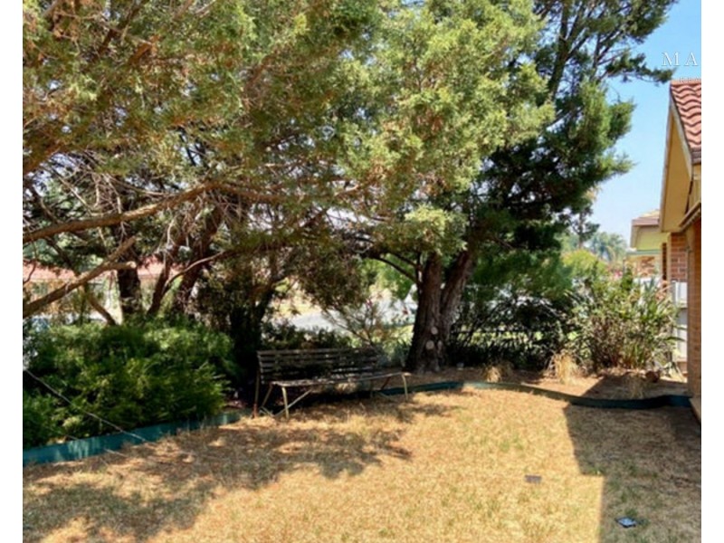 71 Dalman Parkway, Glenfield Park NSW 2650
