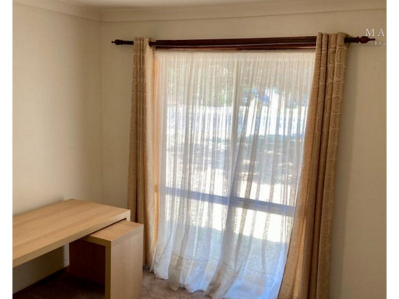 71 Dalman Parkway, Glenfield Park NSW 2650
