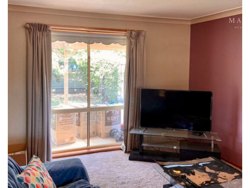 71 Dalman Parkway, Glenfield Park NSW 2650