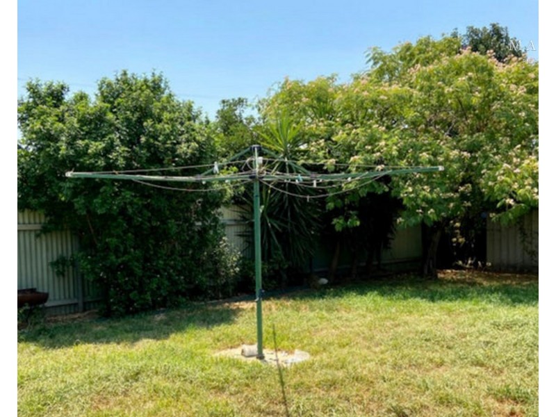 71 Dalman Parkway, Glenfield Park NSW 2650