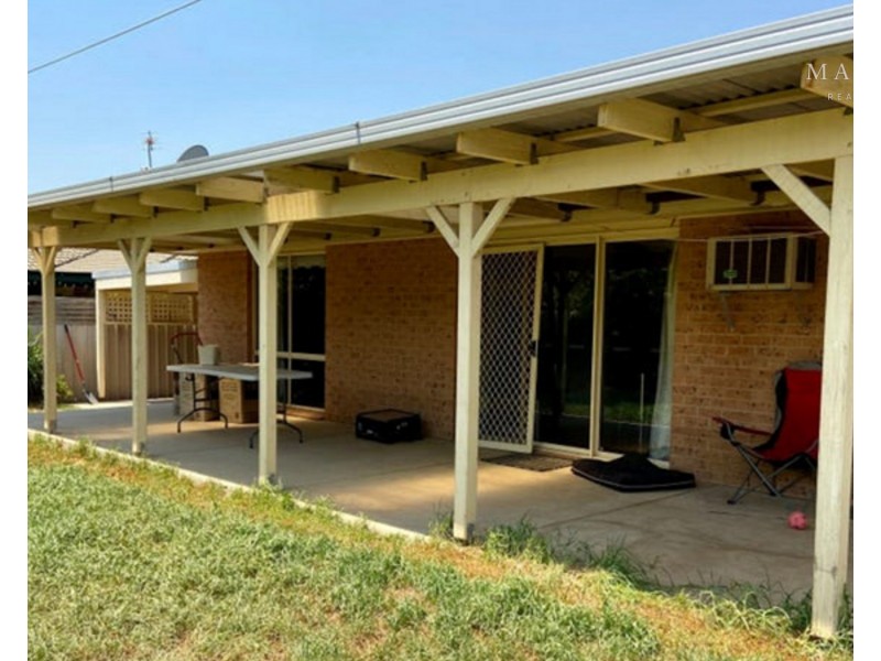 71 Dalman Parkway, Glenfield Park NSW 2650