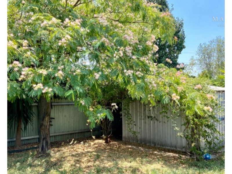 71 Dalman Parkway, Glenfield Park NSW 2650