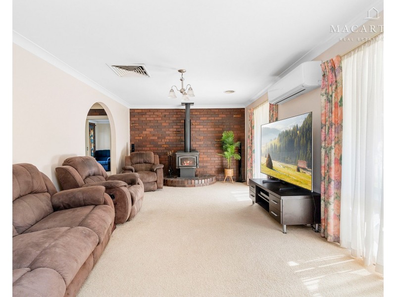 78 Balmoral Crescent, Lake Albert NSW 2650