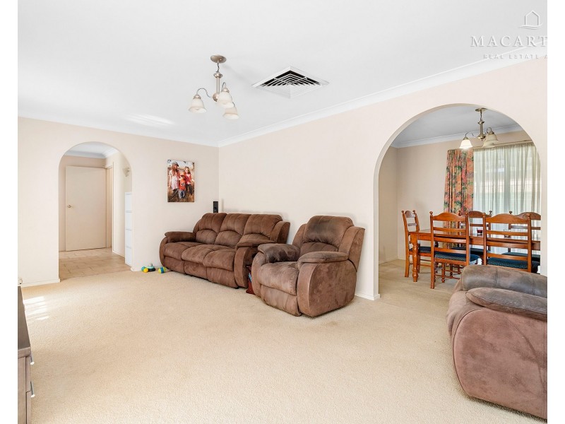 78 Balmoral Crescent, Lake Albert NSW 2650