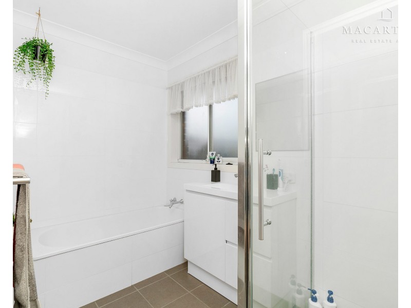 78 Balmoral Crescent, Lake Albert NSW 2650