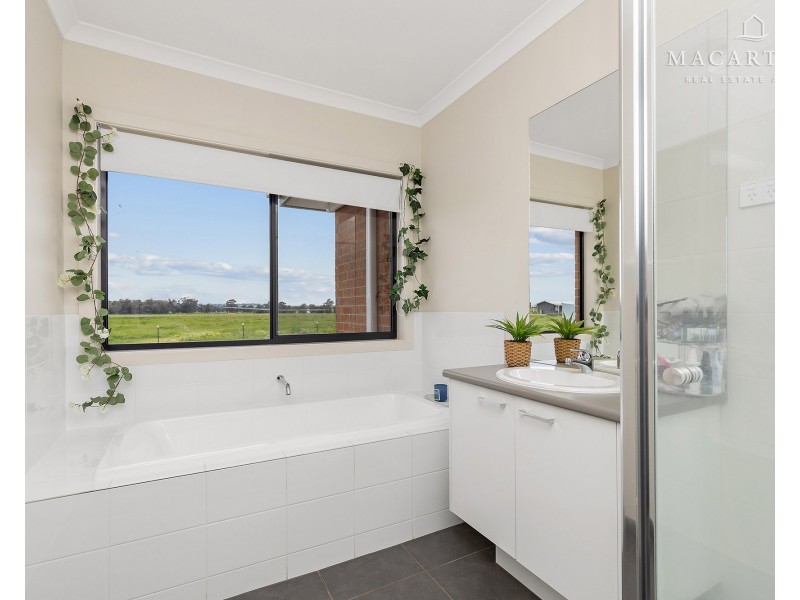 77 Learys Lane, Coolamon NSW 2701