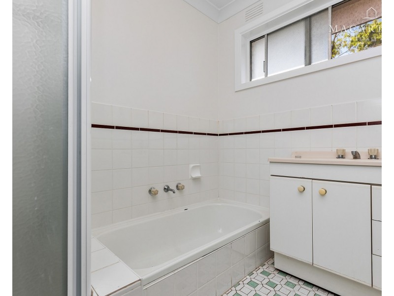 2 Walana Crescent, Kooringal NSW 2650