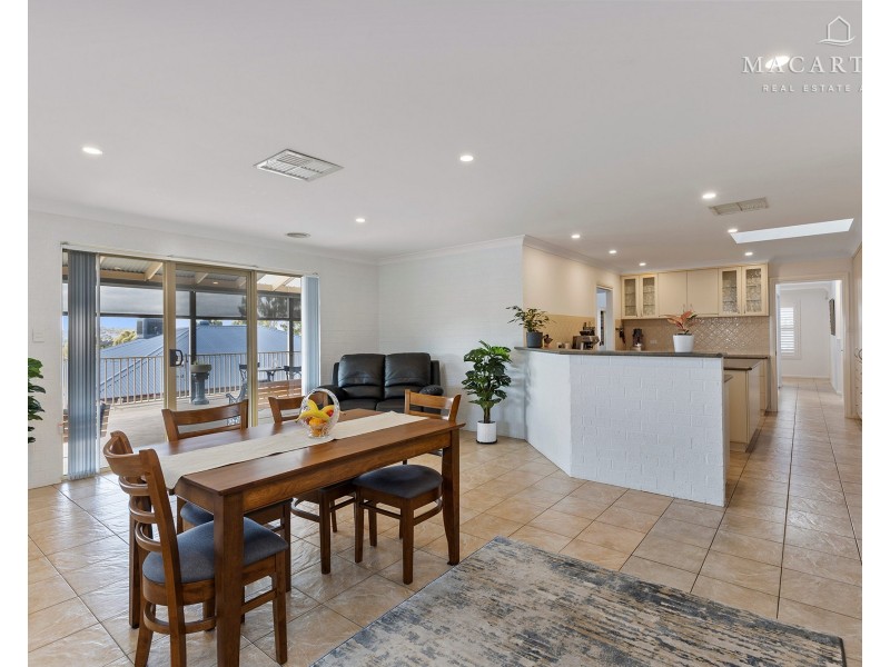 20 Yanko Crescent, Bourkelands NSW 2650