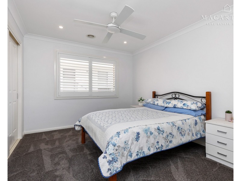 20 Yanko Crescent, Bourkelands NSW 2650