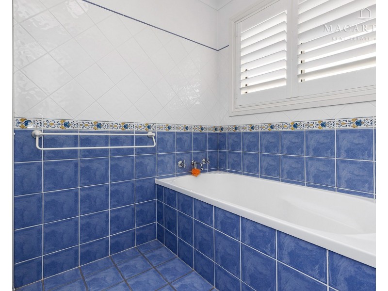 20 Yanko Crescent, Bourkelands NSW 2650
