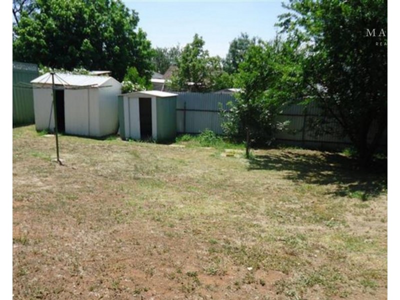 8 Rudd Street, Turvey Park NSW 2650