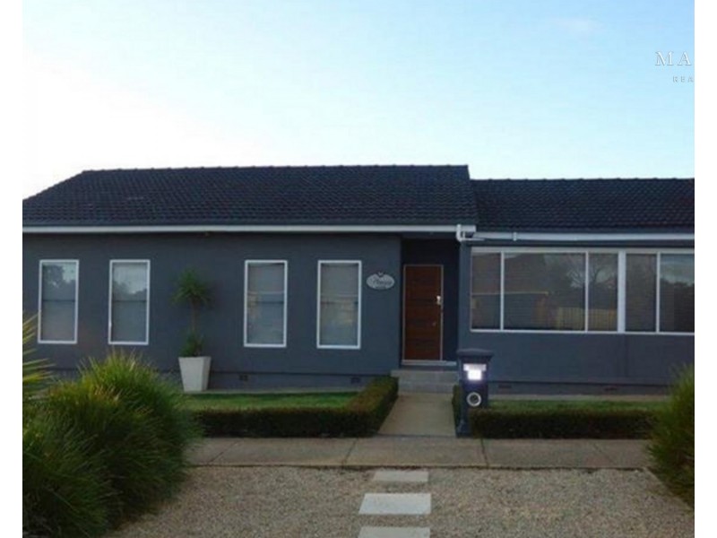 32 Manoora Avenue, Mount Austin NSW 2650