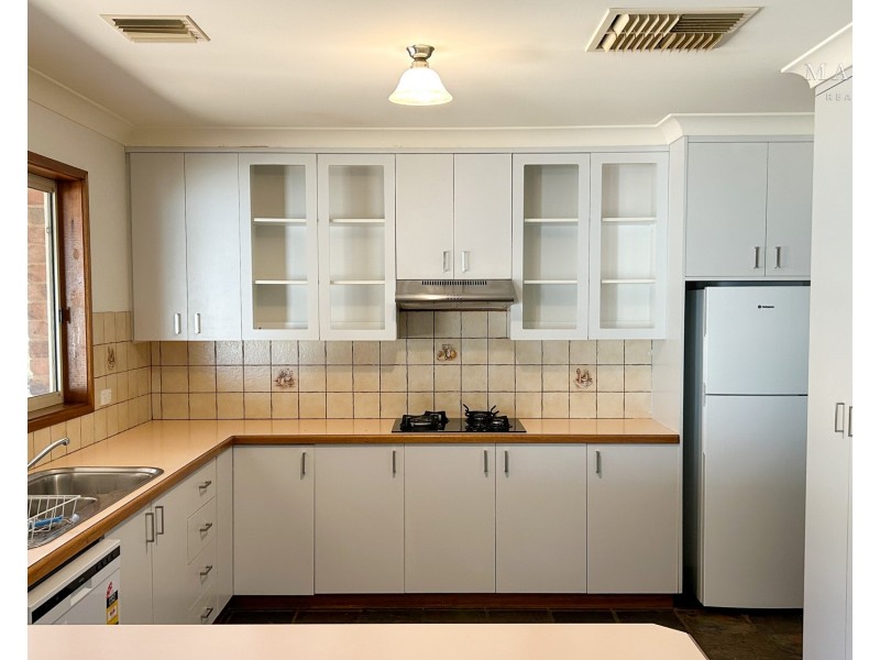 7 Corella Place, Estella NSW 2650