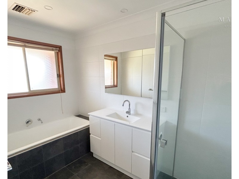 7 Corella Place, Estella NSW 2650