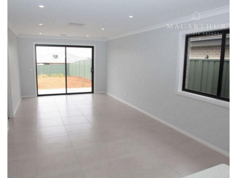 2/5 Wollemi Street, Forest Hill NSW 2651