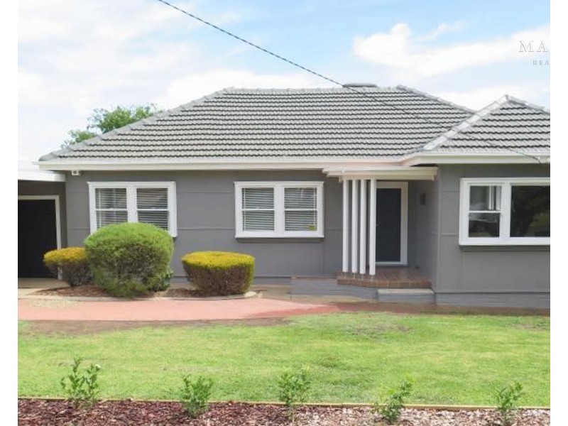 24 Croaker Street, Turvey Park NSW 2650