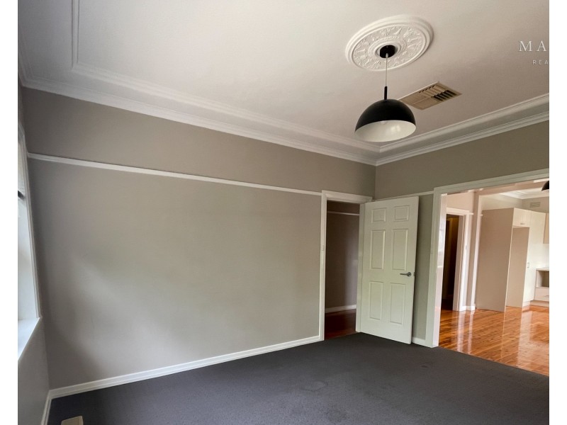 24 Croaker Street, Turvey Park NSW 2650