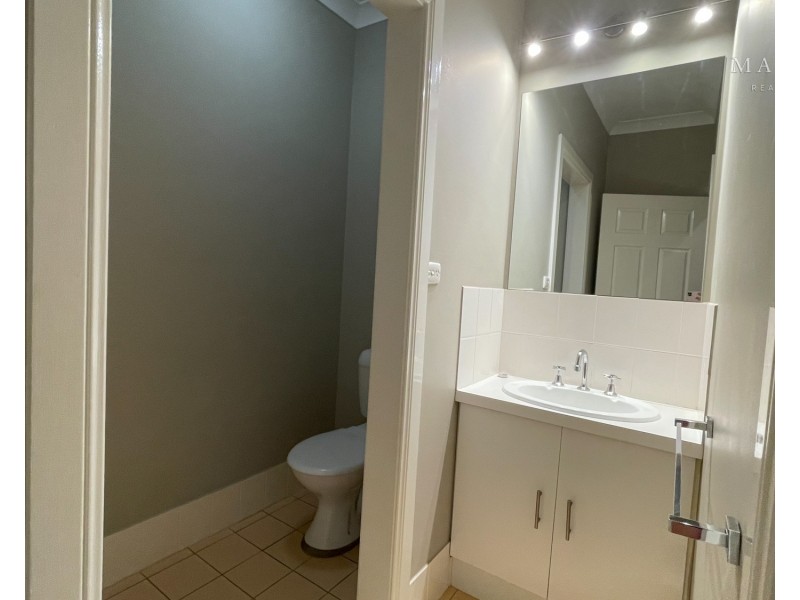 24 Croaker Street, Turvey Park NSW 2650