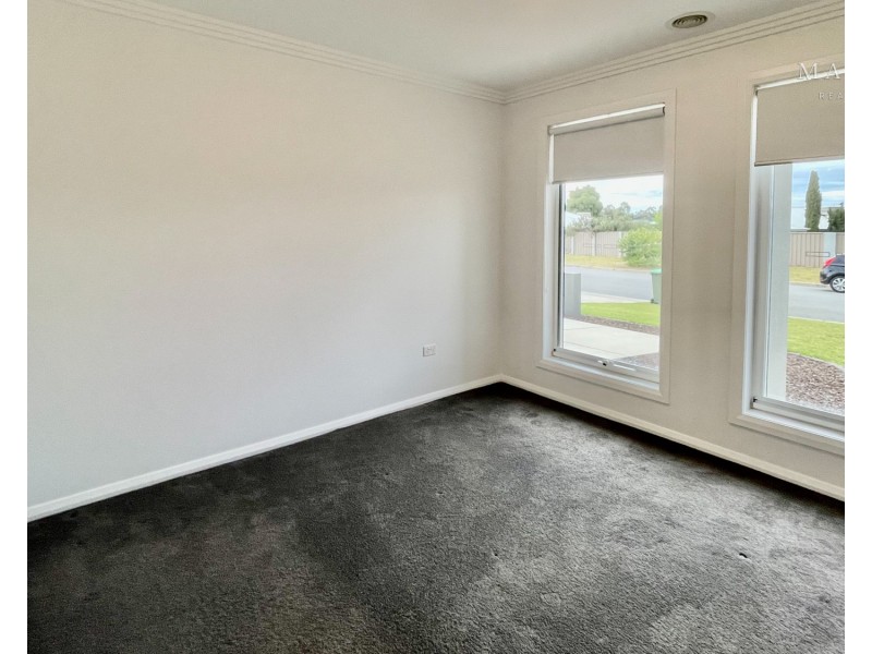 15 Trumper Street, Boorooma NSW 2650