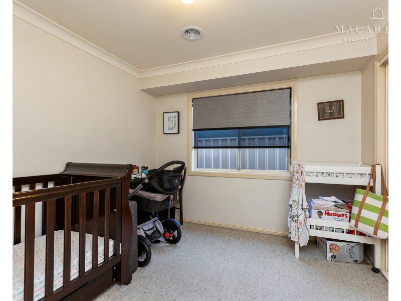 6 Yentoo Drive, Glenfield Park NSW 2650