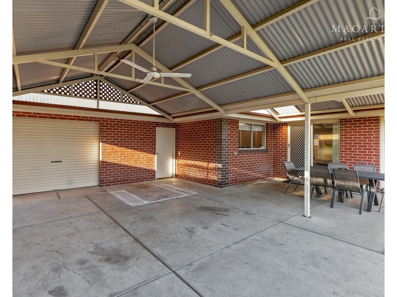 6 Yentoo Drive, Glenfield Park NSW 2650