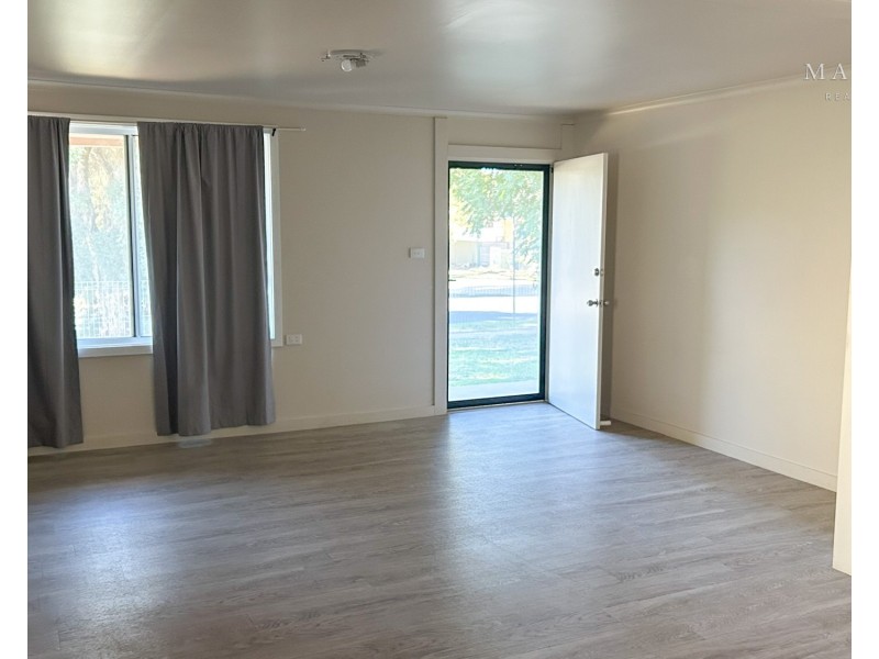 166 Raye Street, Tolland NSW 2650