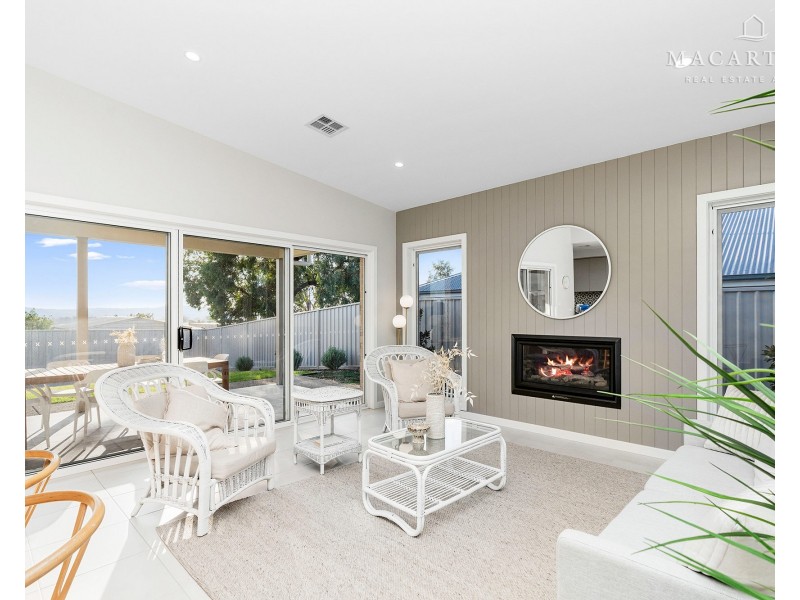 5 Dallas Avenue, Gobbagombalin NSW 2650
