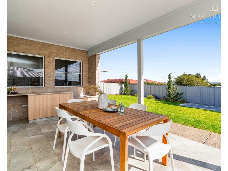 5 Dallas Avenue, Gobbagombalin NSW 2650